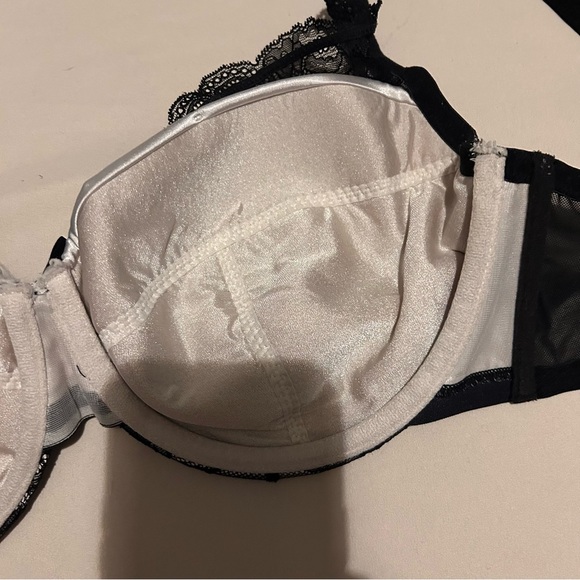 Cacique Black Lace Satin Underwire Bra 40DDD Full Coverage - Picture 9 of 9